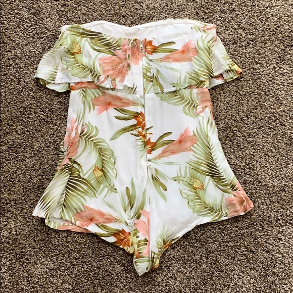 Floral Romper - Picture 7 of 8
